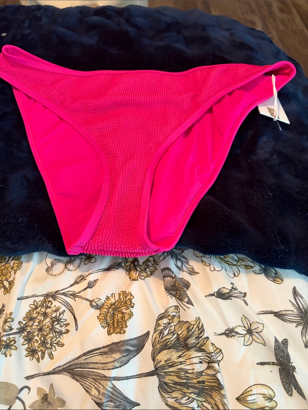 NWT good American Women's Hot Pink Bikini Bottom - Stylish Swimwear